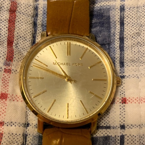 Michael Kors Watch - Picture 4 of 4